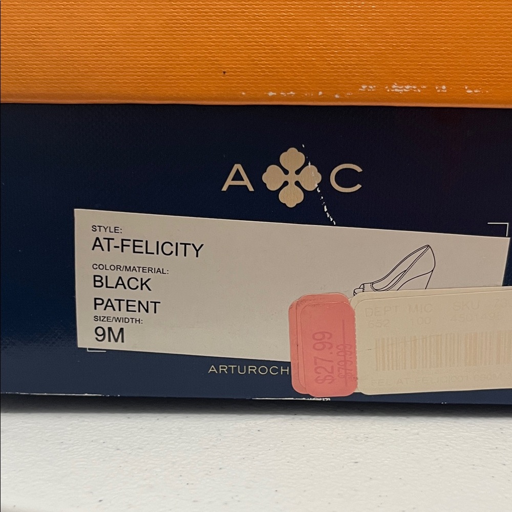 Arturo Chiang black patent dress wedges with open toe excellent condition